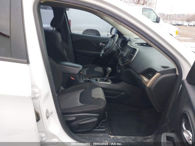 1C4PJLAB8GW108225 Jeep Cherokee Sport