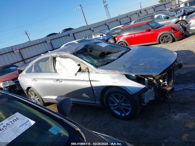 Hyundai SONATA SE 2015 5NPE24AF0FH001249 Image 13