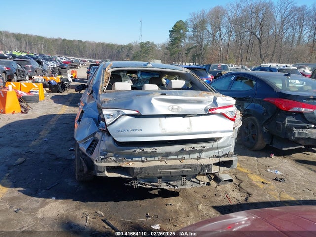 Hyundai SONATA SE 2015 5NPE24AF0FH001249 Image 16