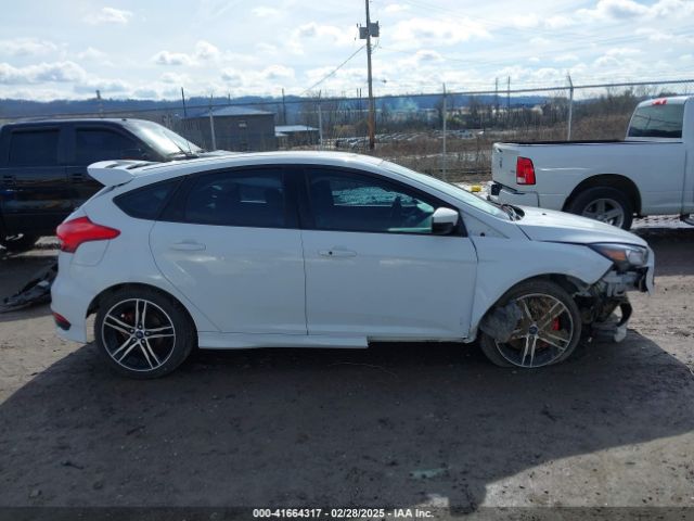 1FADP3L96GL237437 Ford FOCUS ST