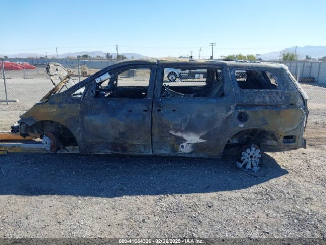 KNDMC5C17H6272760 KIA SEDONA EX