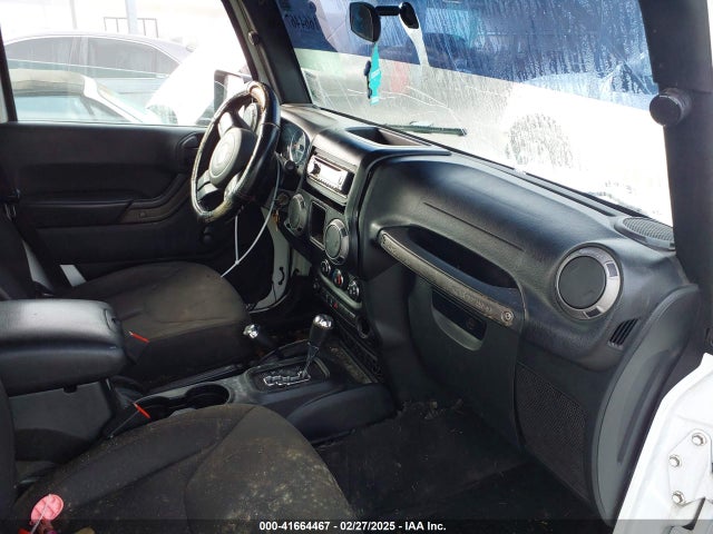 1C4BJWDG0GL335851 Jeep Wrangler