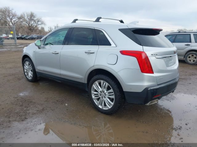 2017 CADILLAC XT5 1GYKNERS0HZ215035 Photo 2
