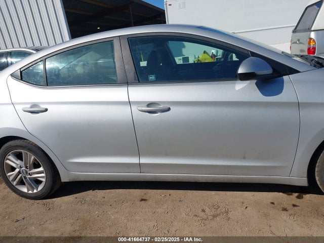 Hyundai ELANTRA SEL 2019 5NPD84LFXKH477039 Image 14