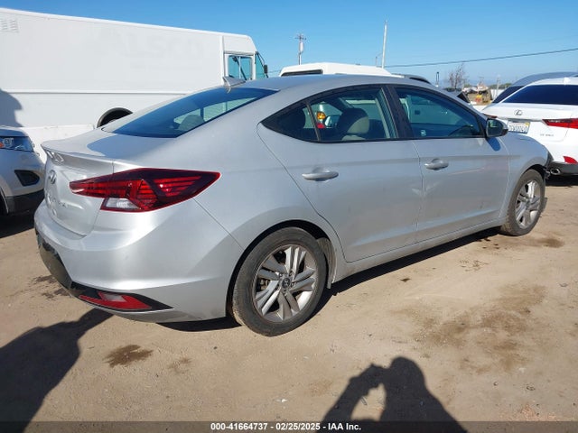 Hyundai ELANTRA SEL 2019 5NPD84LFXKH477039 Image 4
