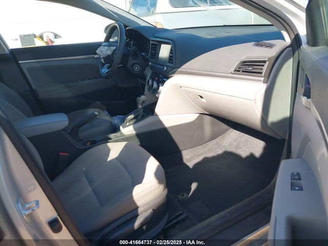 Hyundai ELANTRA SEL 2019 5NPD84LFXKH477039 Image 5