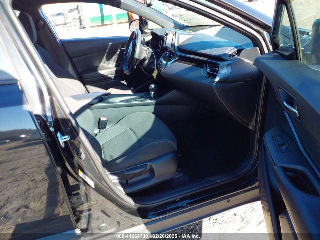 NMTKHMBX1JR014246 Toyota C-HR XLE