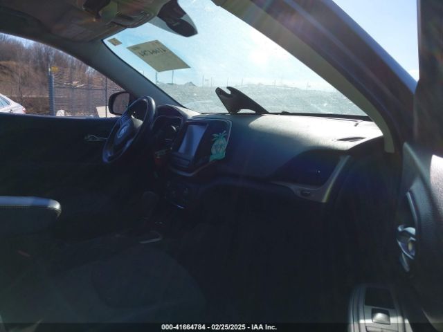 1C4PJMCB4FW546452 Jeep Cherokee Latitude