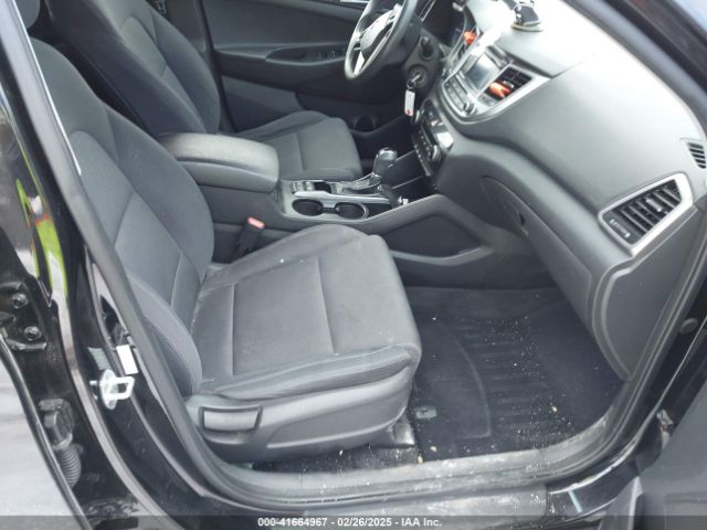 KM8J3CA47HU398533 Hyundai TUCSON SE
