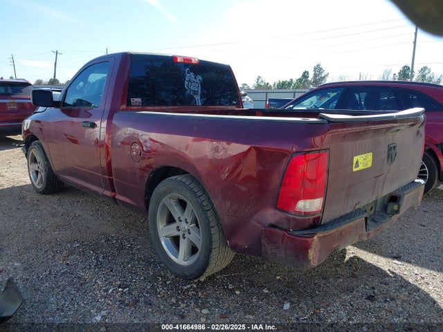 3C6JR6AT4JG151479 RAM 1500 Express  4x2 6'4 Box