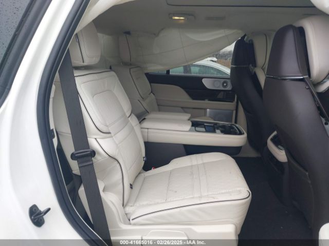 5LMJJ2TG5REL11907 Lincoln Navigator Black Label