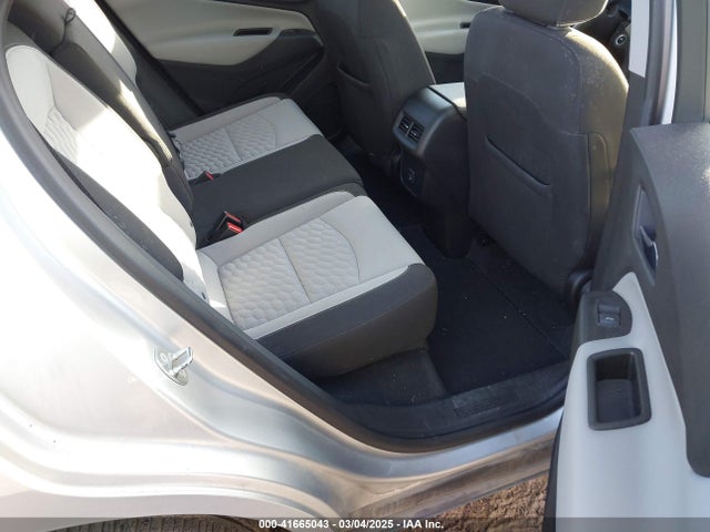 3GNAXSEV7KS509294 Chevrolet EQUINOX LS
