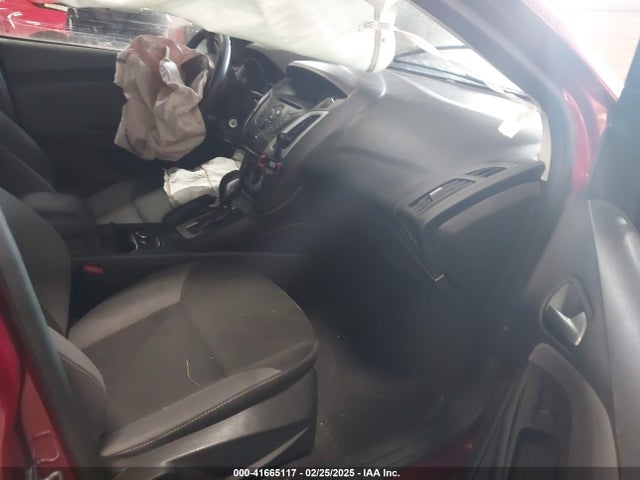 1FADP3K2XEL218116 Ford FOCUS SE