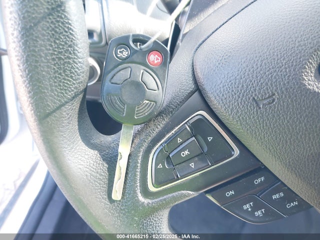 Ford FOCUS SE 2018 1FADP3K21JL313657 Image 11