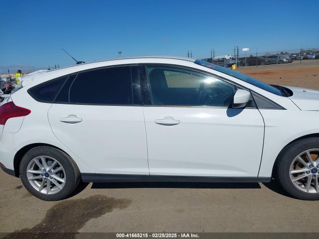 Ford FOCUS SE 2018 1FADP3K21JL313657 Image 13