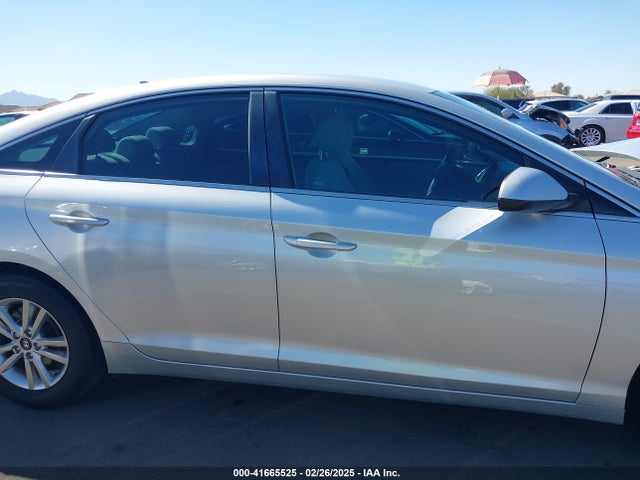 Hyundai SONATA SE 2017 5NPE24AF0HH451034 Image 13