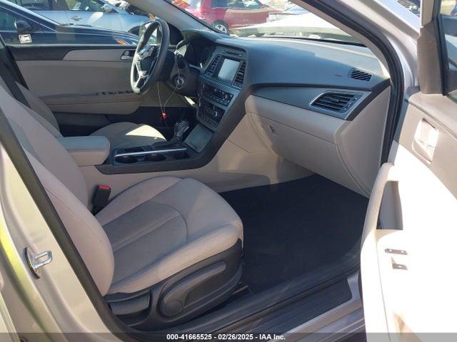 Hyundai SONATA SE 2017 5NPE24AF0HH451034 Image 5
