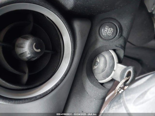 2010 MINI COOPER WMWMF3C53ATU78676 Photo 10