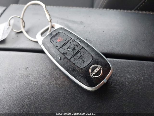5N1BT3AA9RC725497 Nissan Rogue S Fwd
