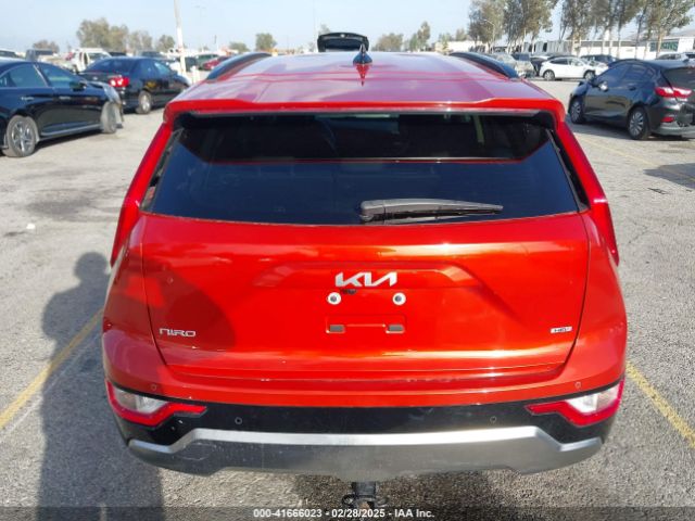KNDCR3LE3P5093816 KIA Niro Ex Touring