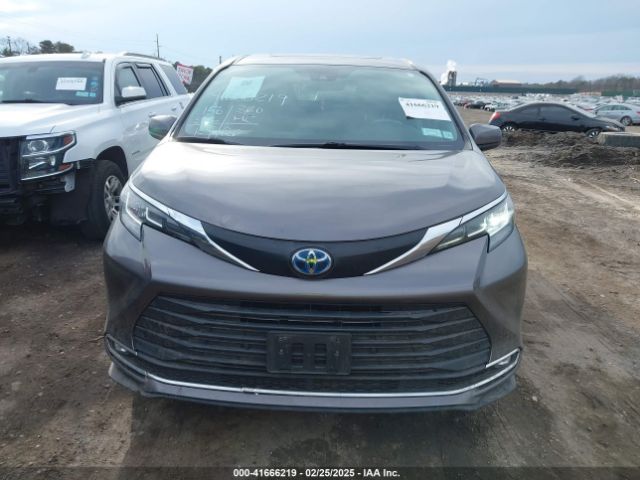 5TDYSKFC1MS003048 Toyota SIENNA XLE