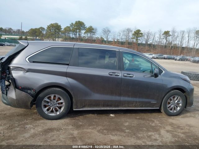 5TDYSKFC1MS003048 Toyota SIENNA XLE