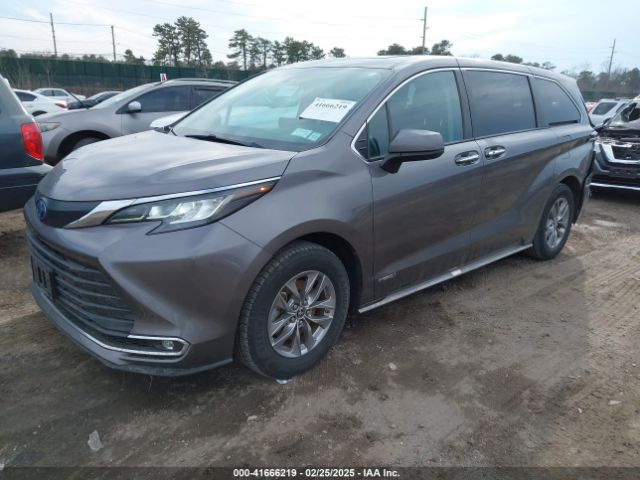 5TDYSKFC1MS003048 Toyota SIENNA XLE