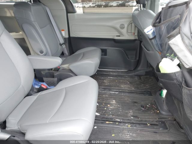 5TDYSKFC1MS003048 Toyota SIENNA XLE