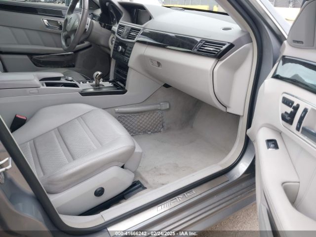 2010 MERCEDES-BENZ E 63 AMG WDDHF7HB1AA108872 Photo 4