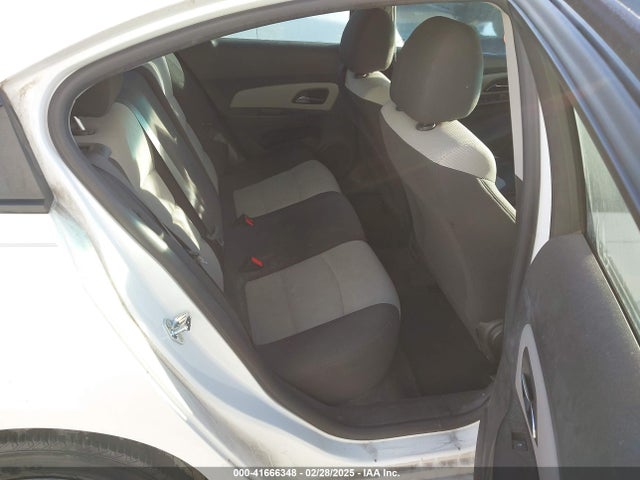 1G1PA5SH8F7280481 Chevrolet Cruze Ls Auto