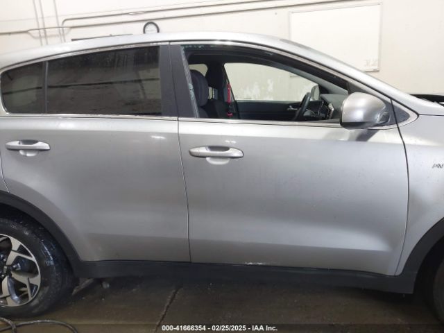 KNDPMCAC2M7886638 KIA Sportage Lx