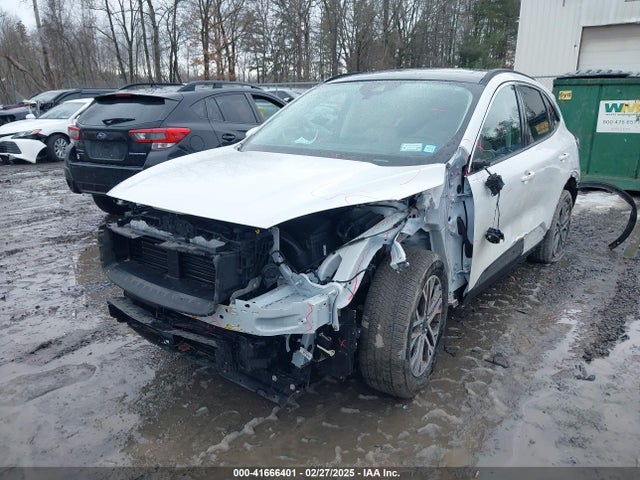 1FMCU9H64NUA43492 Ford ESCAPE SEL