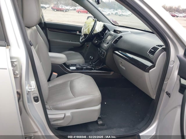 5XYKT3A65FG627431 KIA SORENTO LX