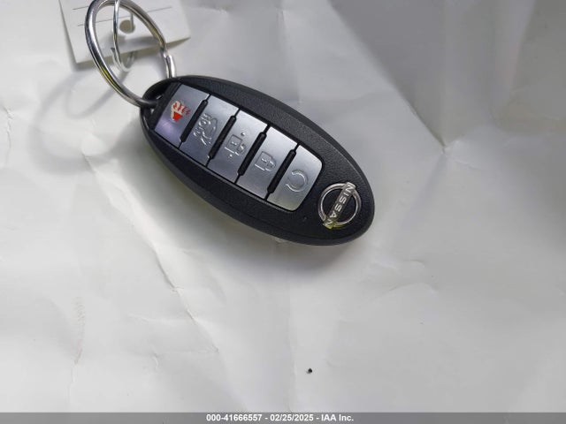 5N1AT2MV1KC830772 Nissan Rogue Sl