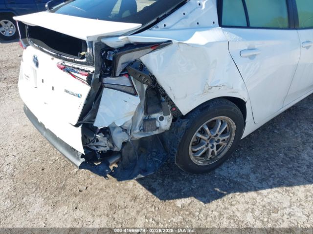 JTDKAMFUXN3163123 Toyota Prius Le