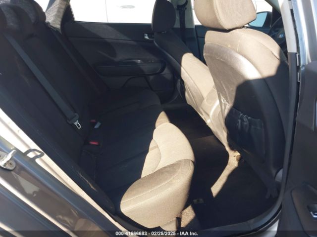 5XXGT4L35JG233021 KIA Optima Lx