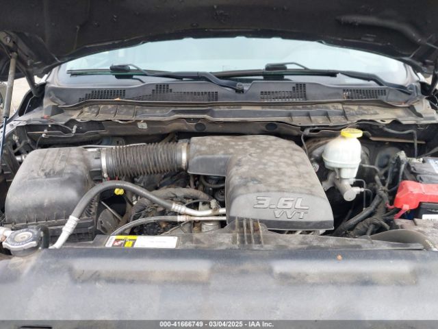 1C6RR7FGXHS733903 RAM 1500 Express  4x4 6'4 Box