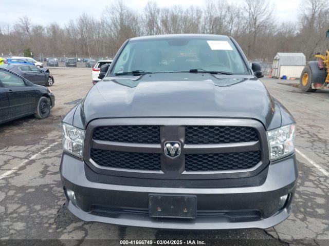 1C6RR7FGXHS733903 RAM 1500 Express  4x4 6'4 Box