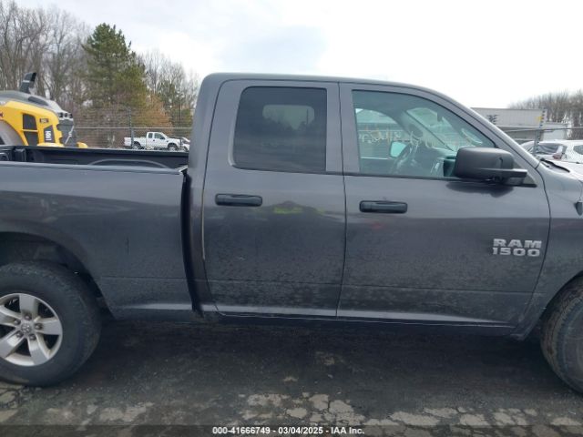 1C6RR7FGXHS733903 RAM 1500 Express  4x4 6'4 Box
