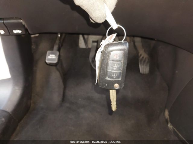JN1BJ1CP8JW101406 Nissan Rogue Sport S