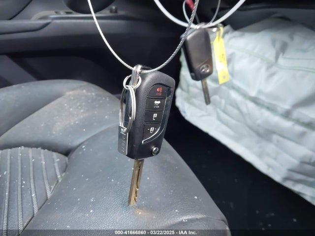 4T1B11HK4JU675082 Toyota CAMRY SE