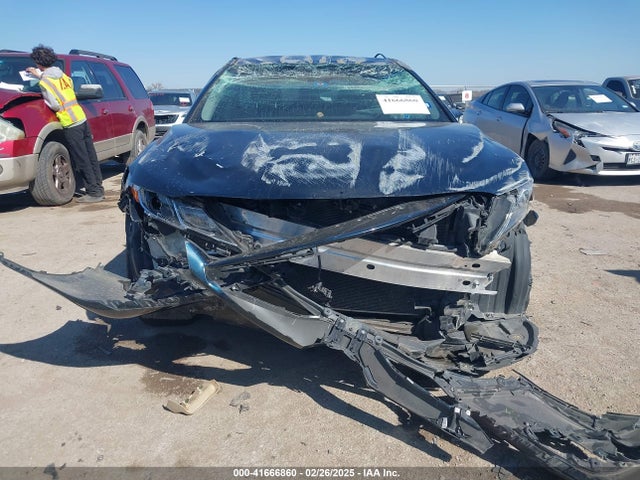4T1B11HK4JU675082 Toyota CAMRY SE