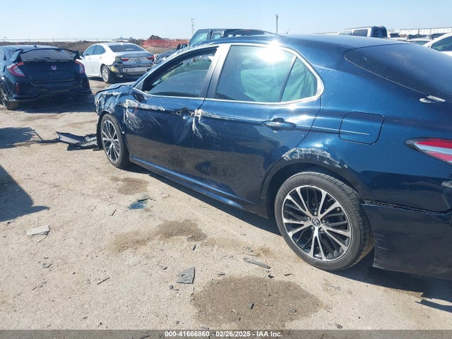 4T1B11HK4JU675082 Toyota CAMRY SE