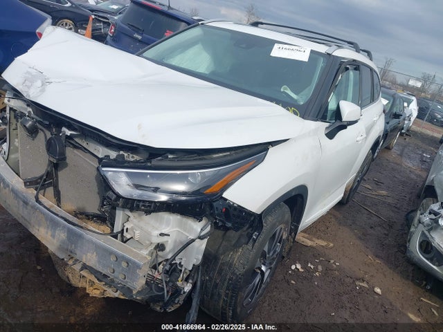 5TDGZRBH7NS597292 Toyota Highlander Xle