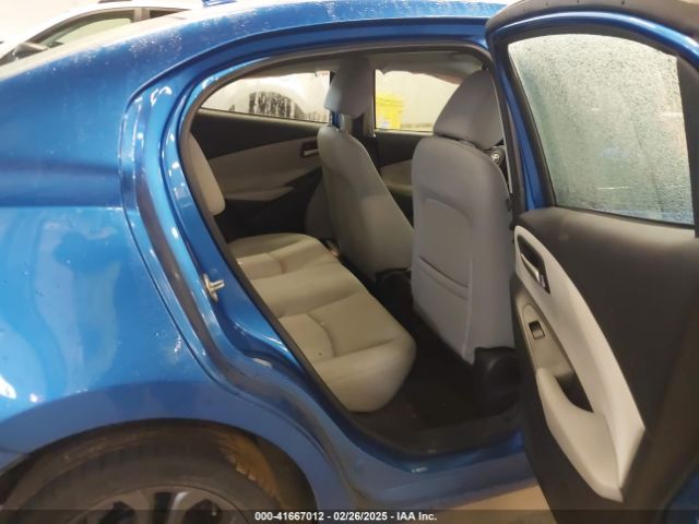 3MYDLBYV4KY510172 Toyota YARIS LE