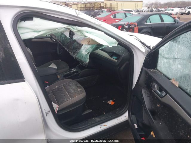 1FMCU9G68LUC53141 Ford ESCAPE SE