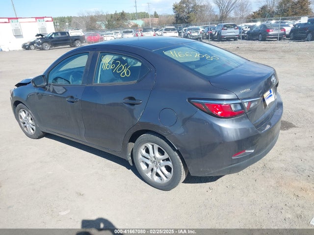 3MYDLBYVXJY329625 Toyota YARIS IA
