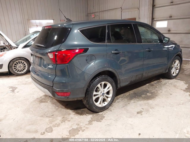 1FMCU9GDXKUA54699 Ford ESCAPE SE