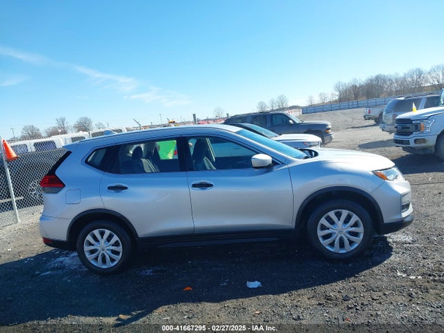 Nissan ROGUE S 2017 JN8AT2MT1HW386419 Image 13