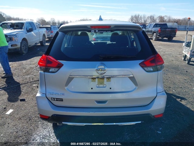 Nissan ROGUE S 2017 JN8AT2MT1HW386419 Image 16